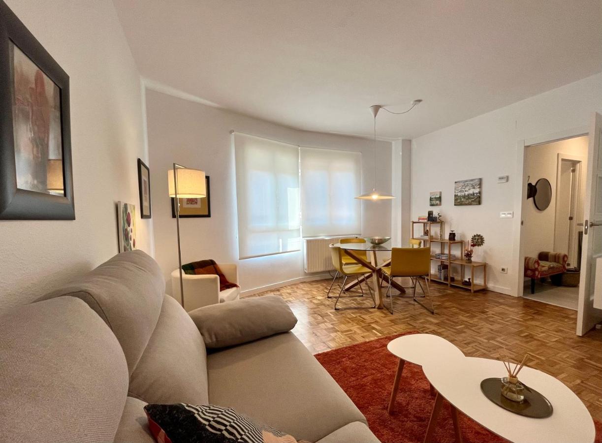 Angliru 1 Suite Santa Eulalia de Morcin ภายนอก รูปภาพ